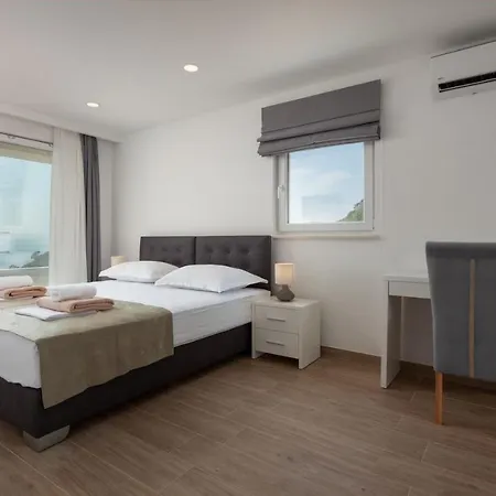 Villa Ctma242/ Modern New Holiday House With Heated Private Pool Makarska