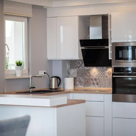Ctma242/ Modern New Holiday House With Heated Private Pool