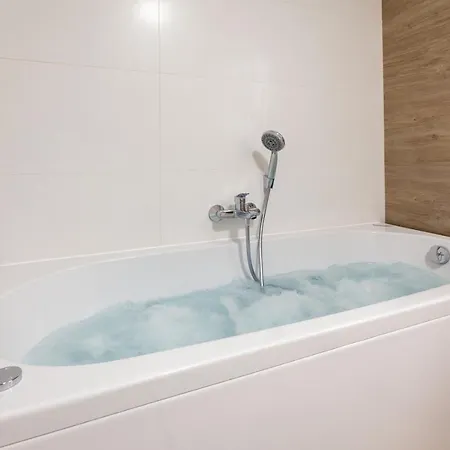 Ctma242/ Modern New Holiday House With Heated Private Pool *